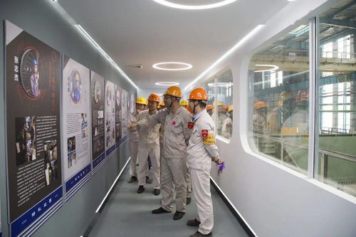 公司領導為特軋廠“最亮的星”頒獎，肯定高三線文明工廠創建工作與旅游業務雙線并進